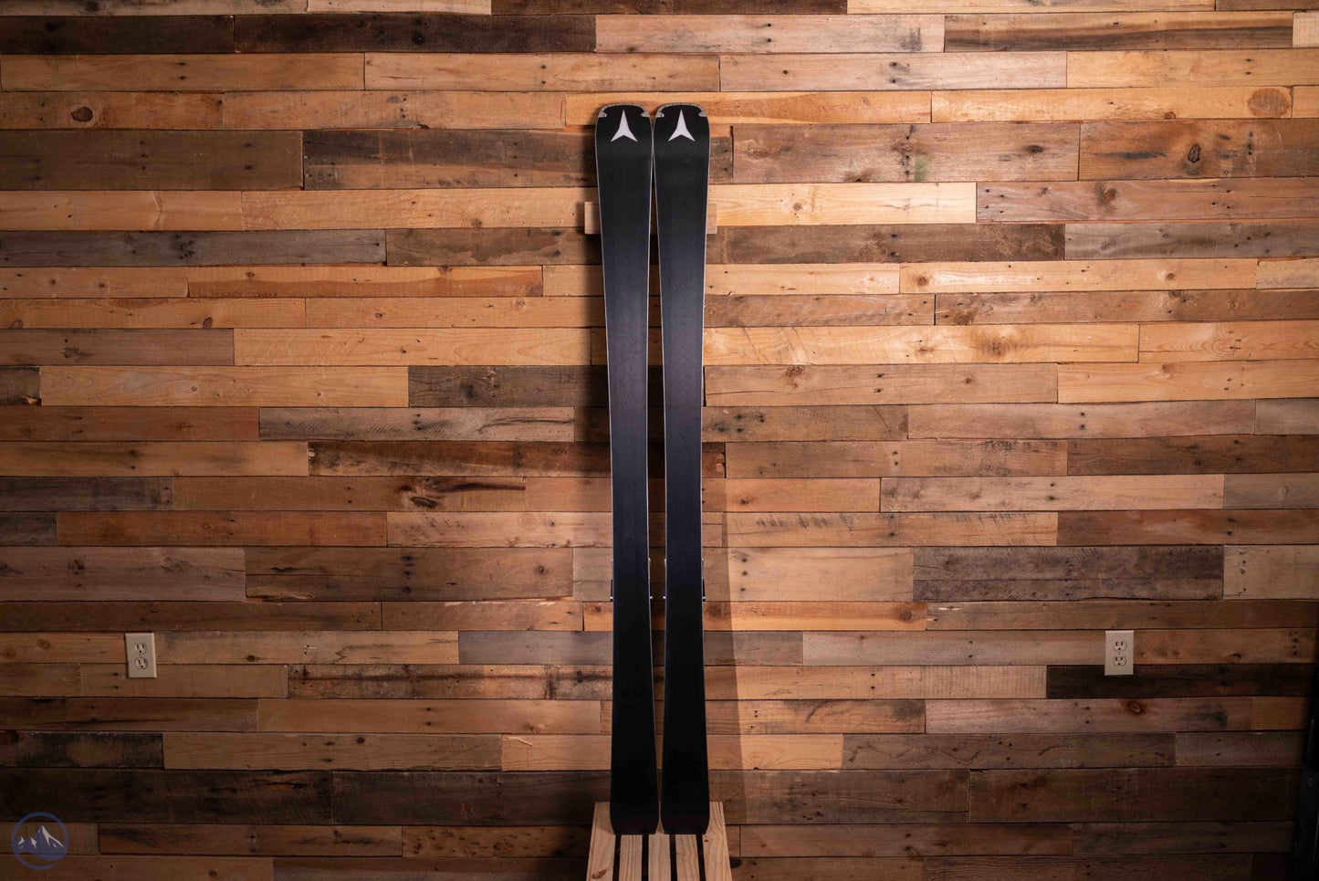 2026 Atomic Redster Q9.8 Revoshock S Skis W/ I 12 GW Black Bindings