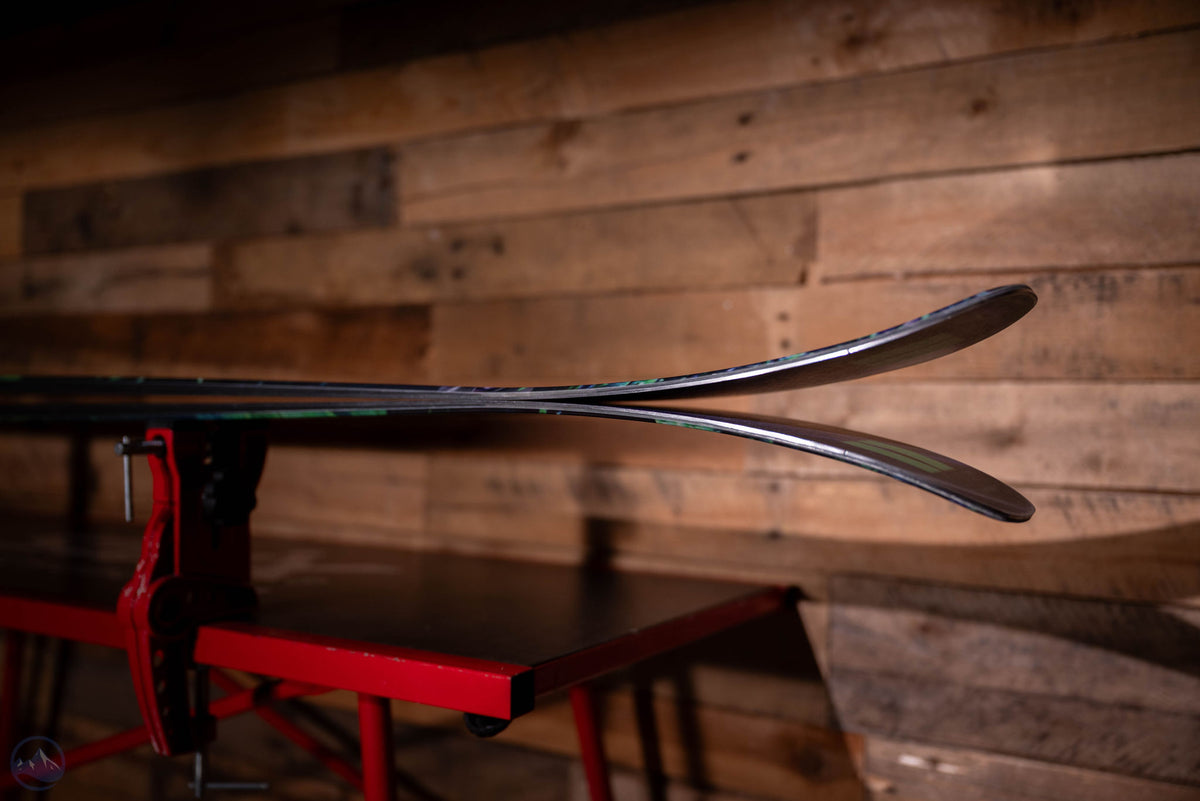 2027 Armada ARV 106 Skis