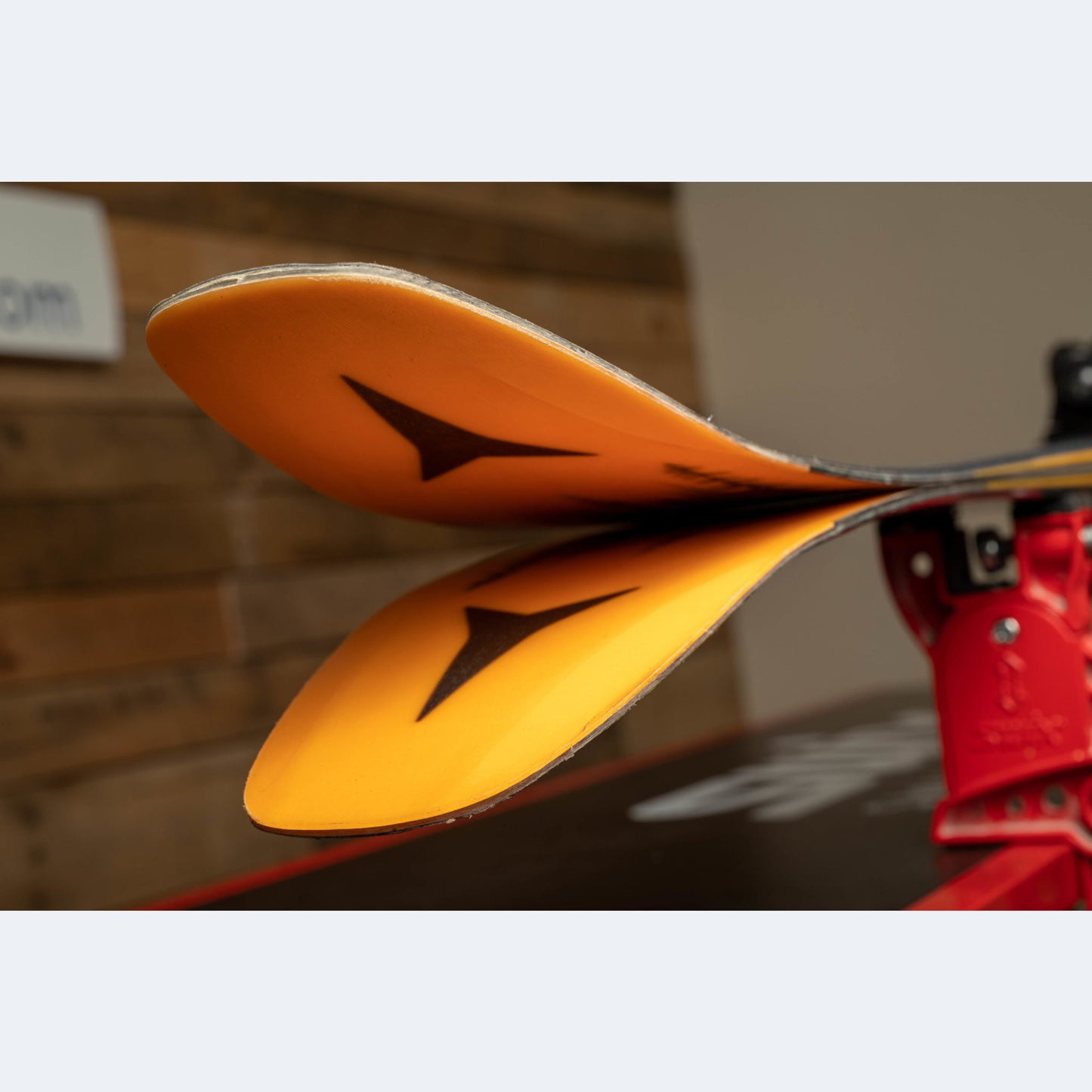 2023 Atomic Maverick 100 TI Skis