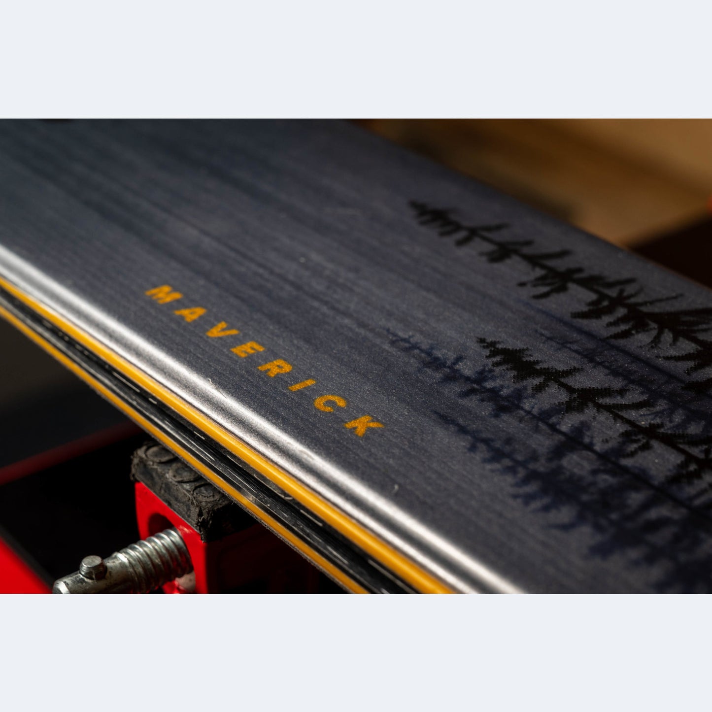 2023 Atomic Maverick 100 TI Skis