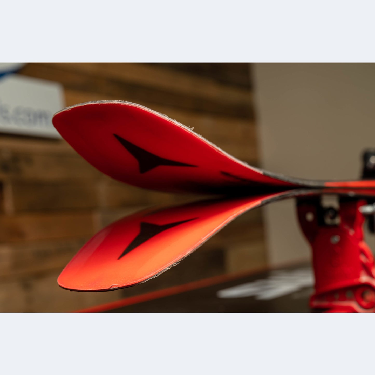 2023 Atomic Maverick 95 Ti Skis