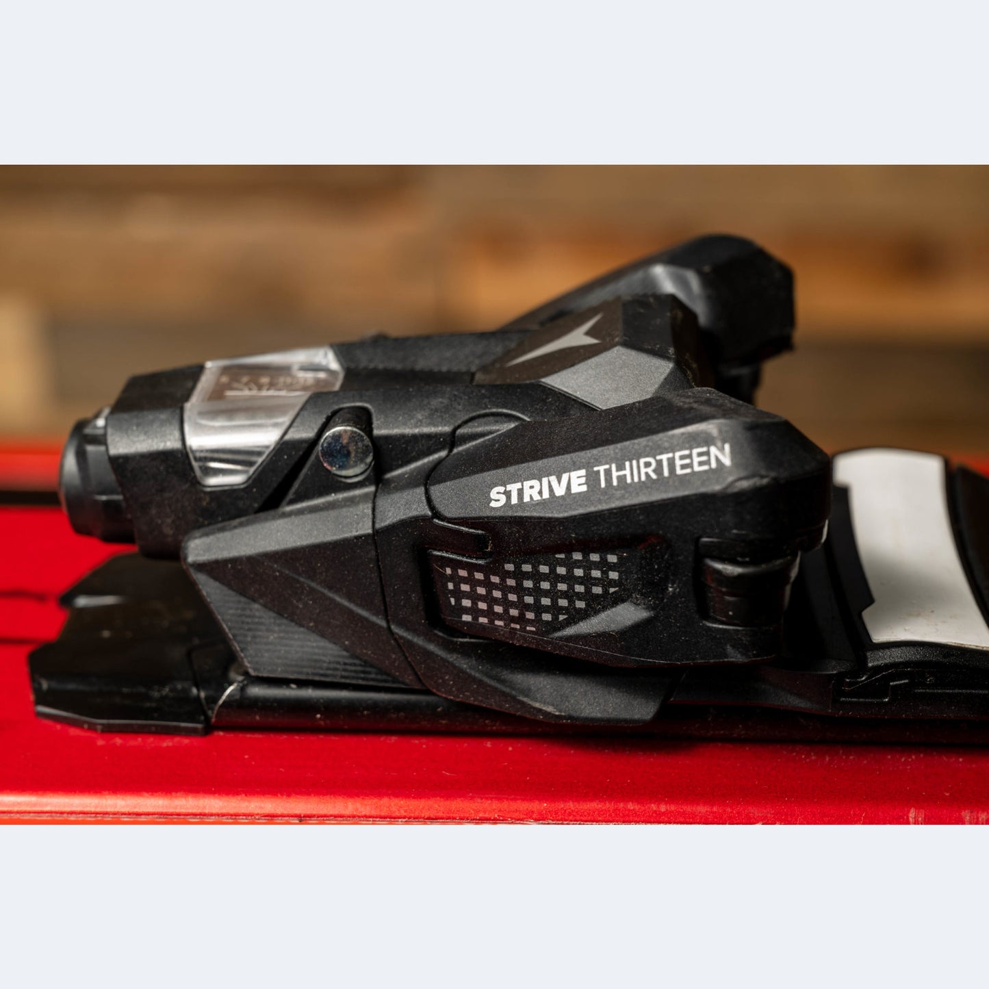 2023 Atomic Maverick 95 Ti Skis