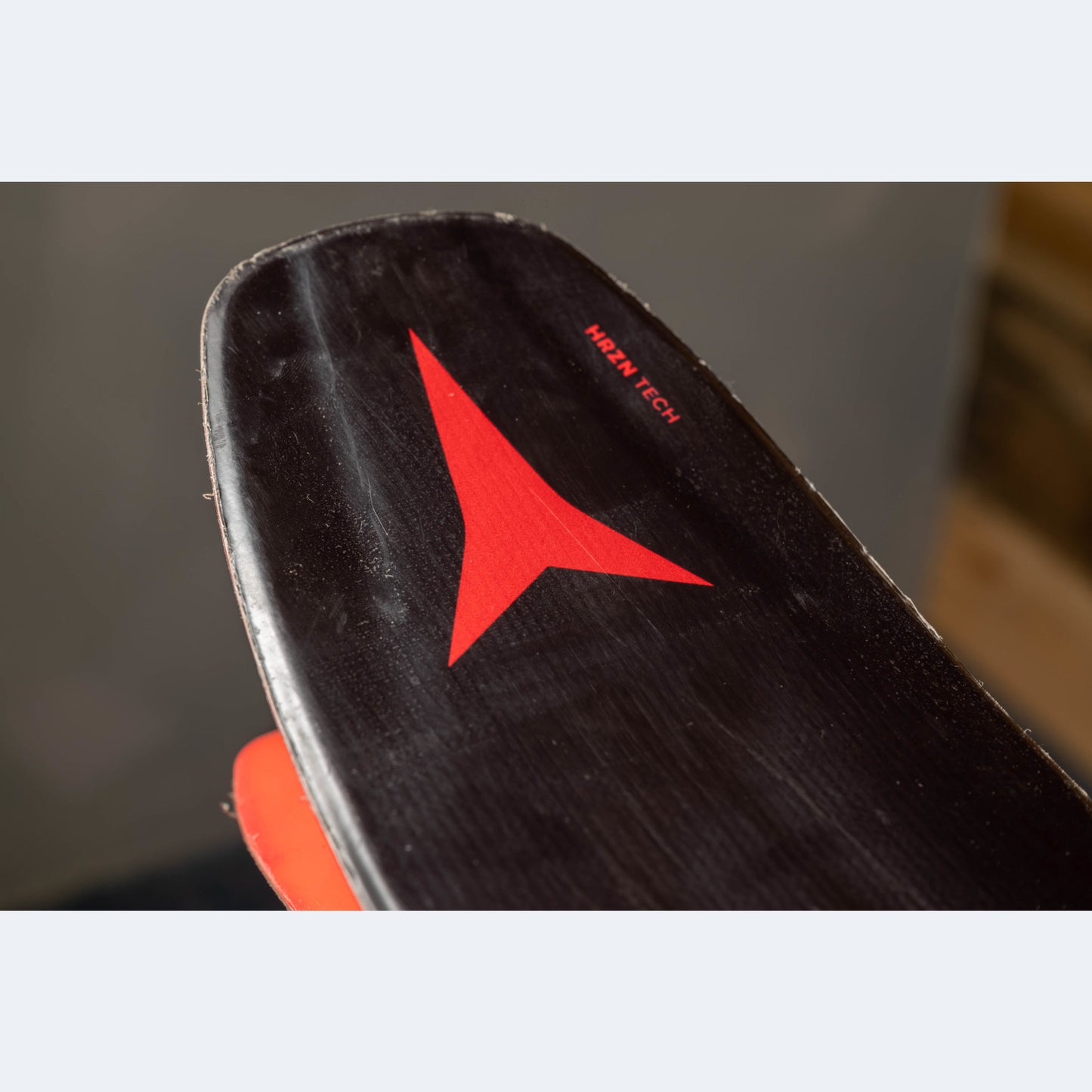 2023 Atomic Maverick 95 Ti Skis