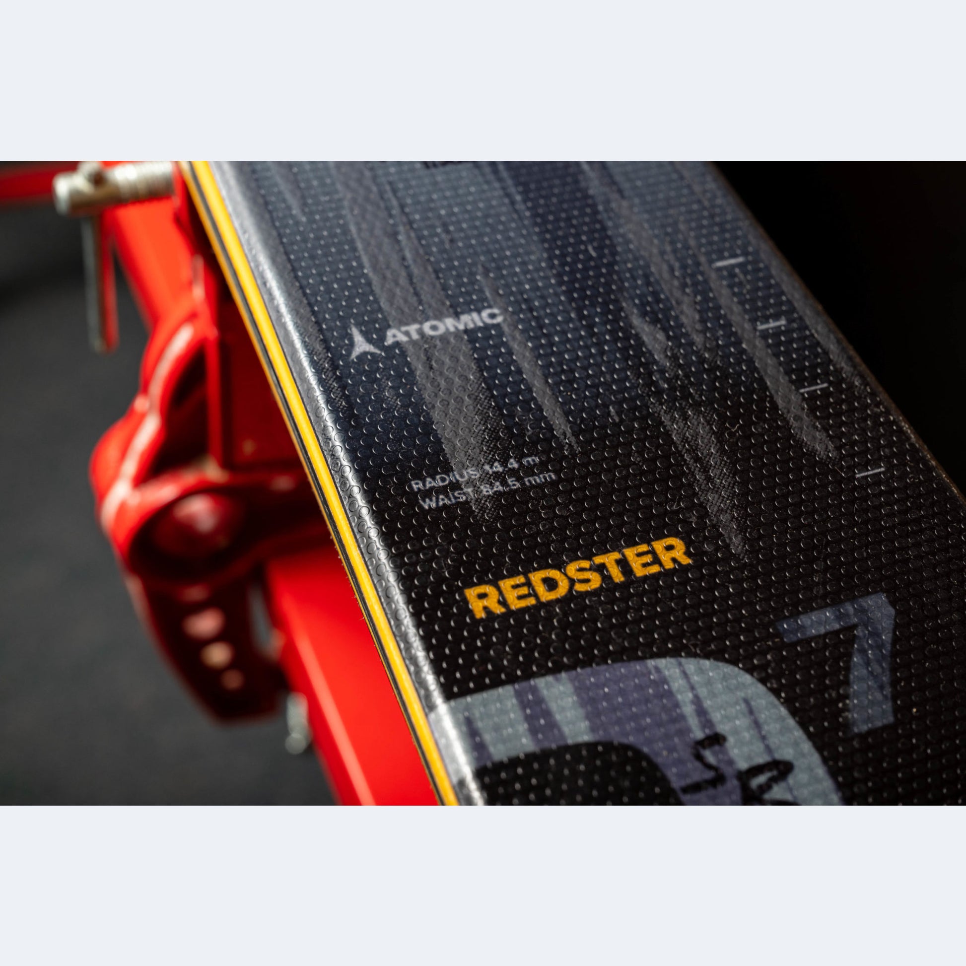 2023 Atomic Redster Q7 RVSK Skis w/ M 12 GW Bindings