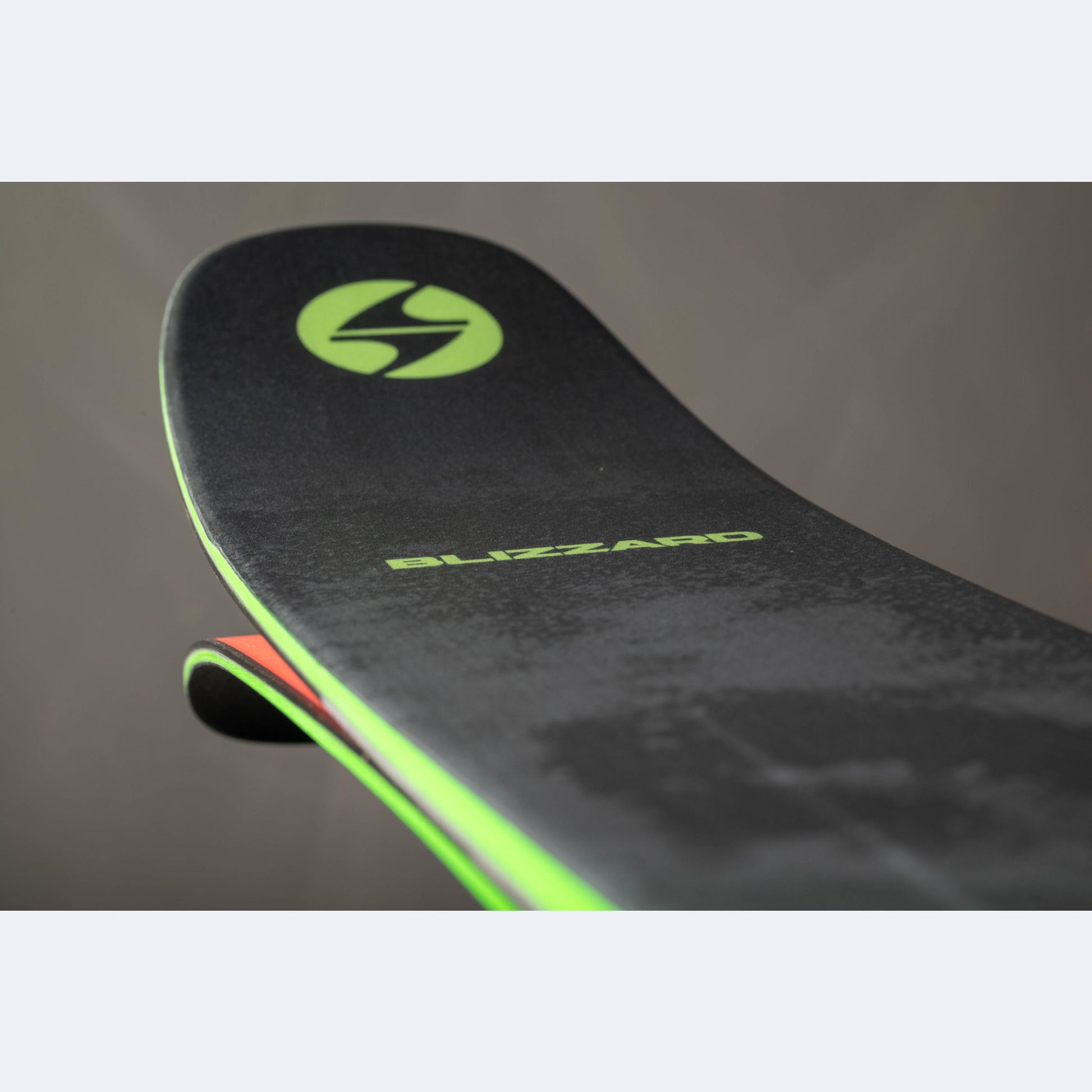 2023 Blizzard Rustler 9 Skis