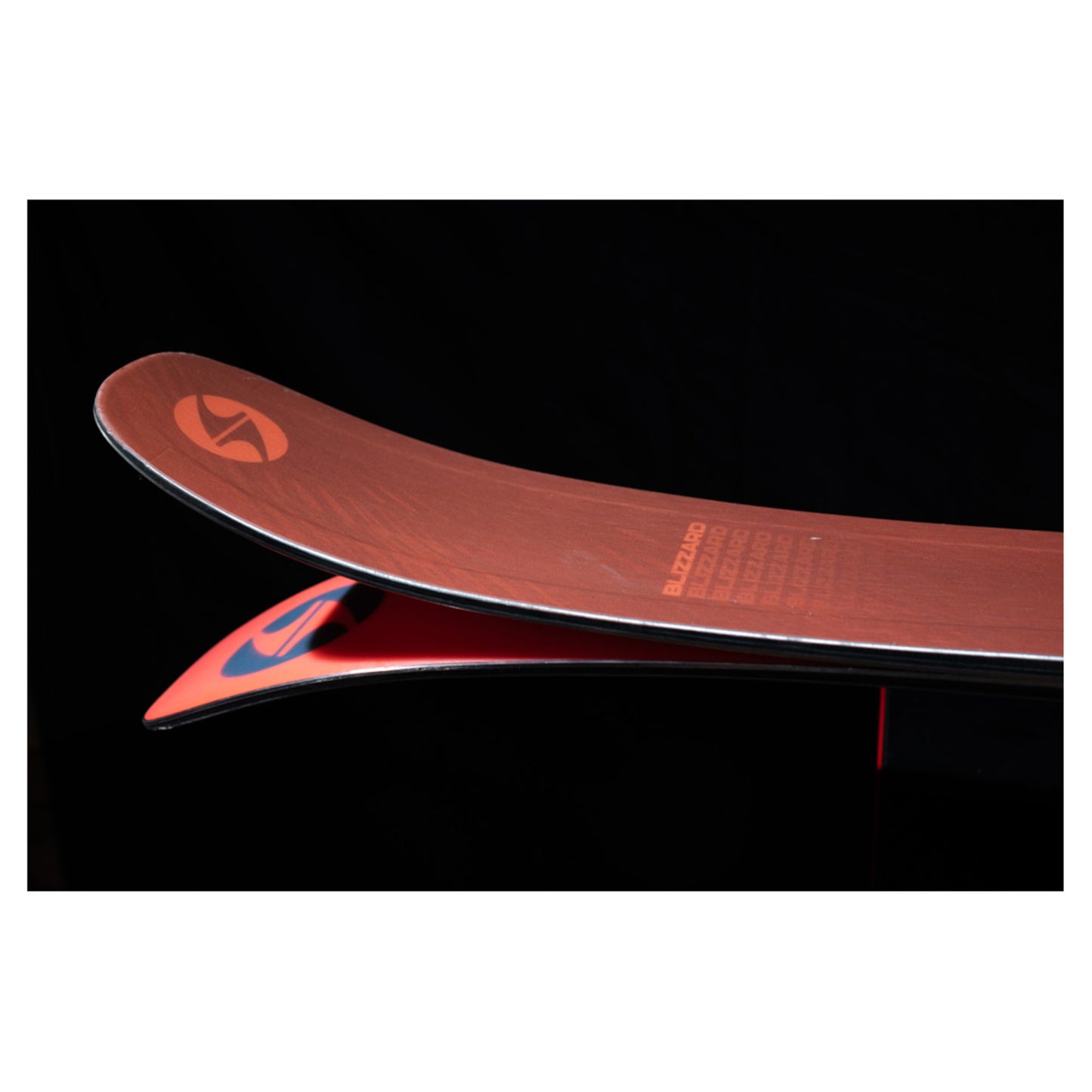 2025 Blizzard Rustler 9 Skis