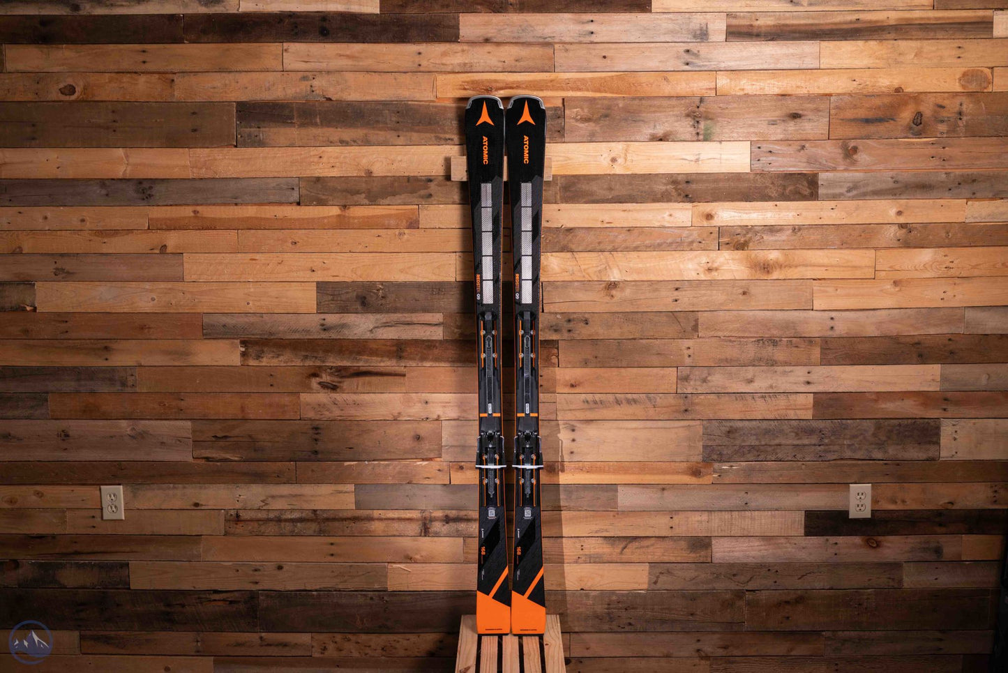 2026 Atomic Redster Q9 Revoshock S Skis W/ I 12 GW Black Bindings