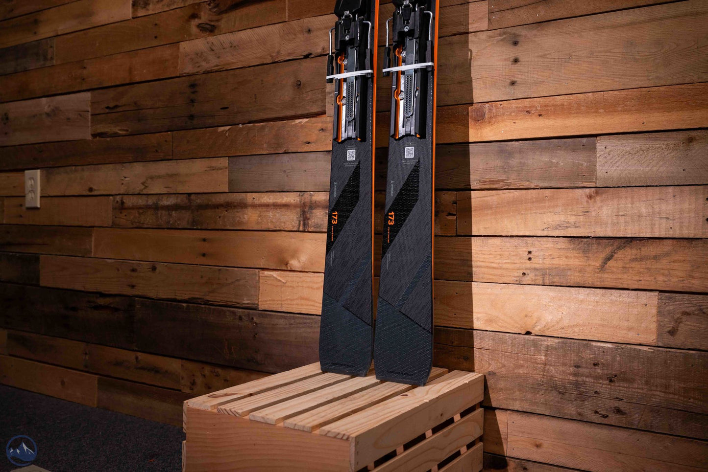 2026 Atomic Redster Q9.8 Revoshock S Skis W/ I 12 GW Black Bindings