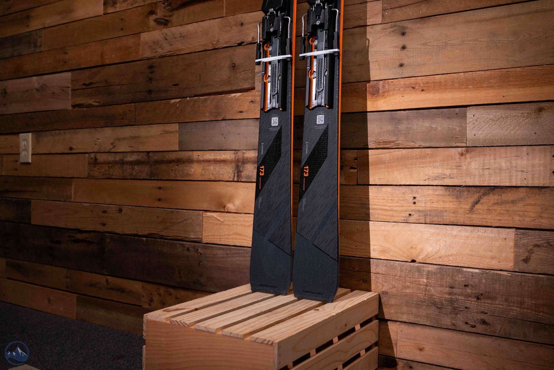 2026 Atomic Redster Q9.8 Revoshock S Skis W/ I 12 GW Black Bindings