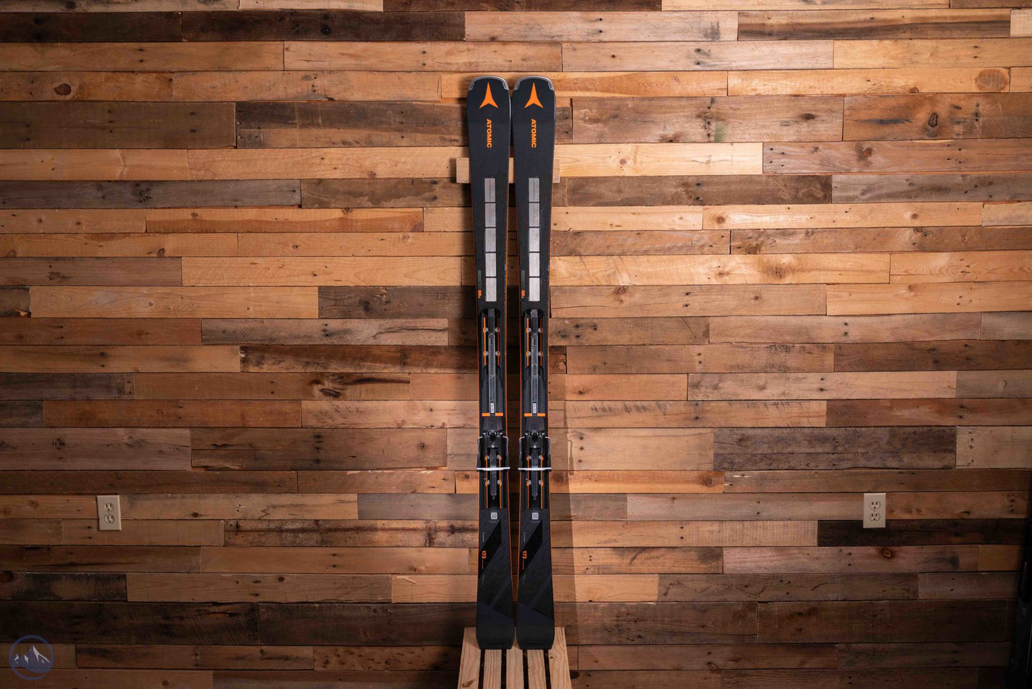 2026 Atomic Redster Q9.8 Revoshock S Skis W/ I 12 GW Black Bindings