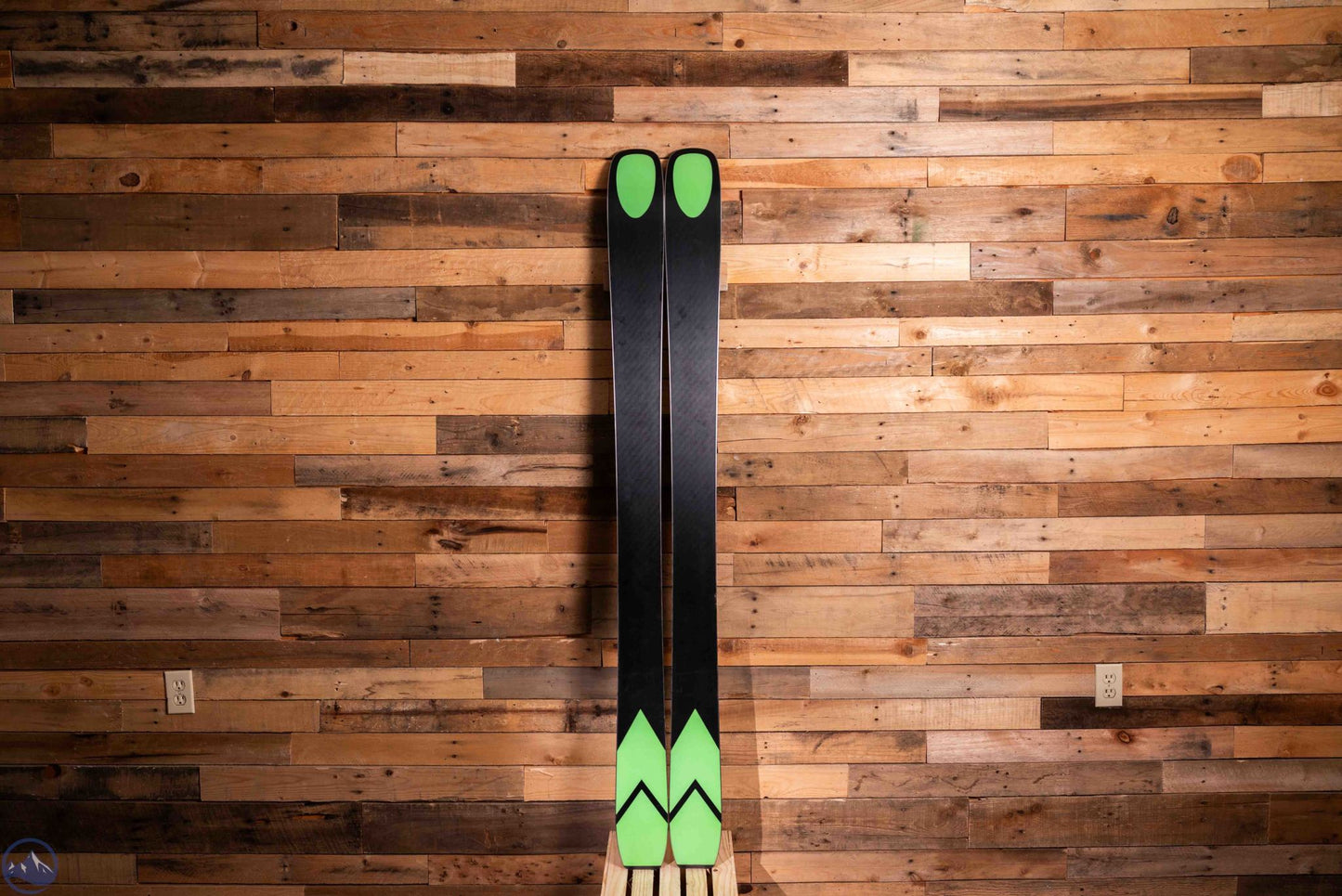 2027 Kastle Paragon 107 Skis